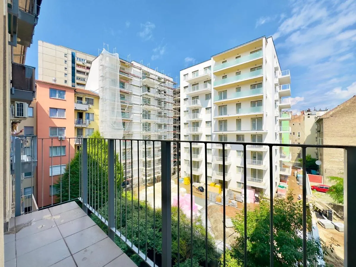 Corvin City Apartment - Free Parking- Budapest