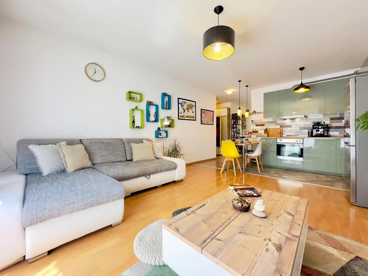 Corvin City Apartment - Free Parking- contacts