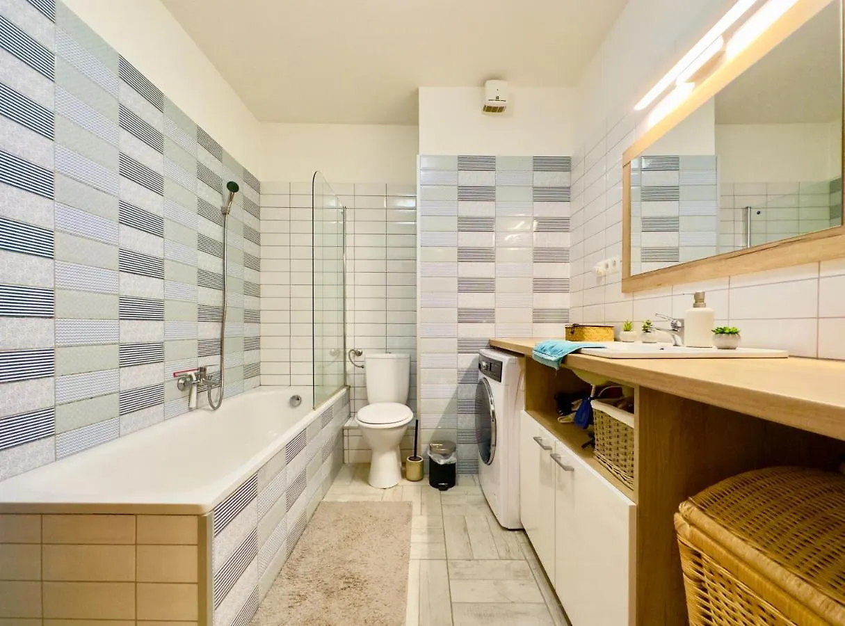 Corvin City Apartment - Free Parking- Budapest